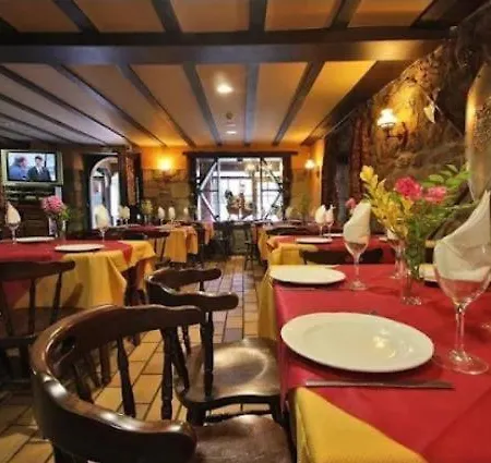 Gasthof Medieval Manjon De Sabrina